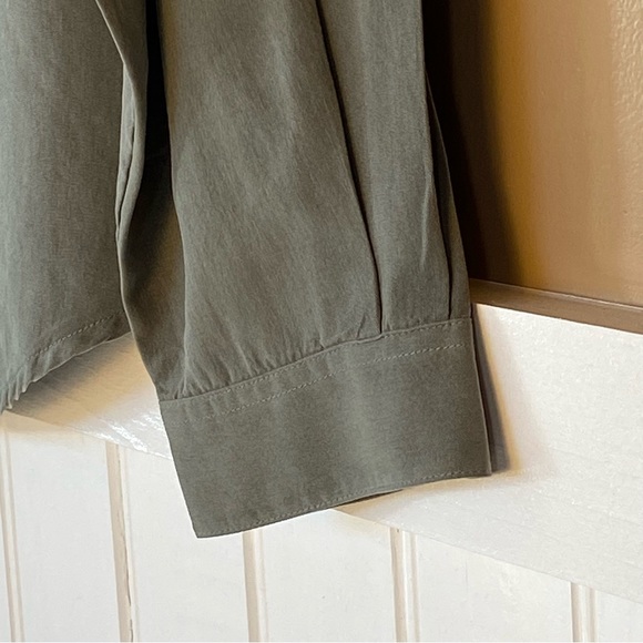 Lands’ End olive green silk button down blouse in size large - Picture 4 of 8